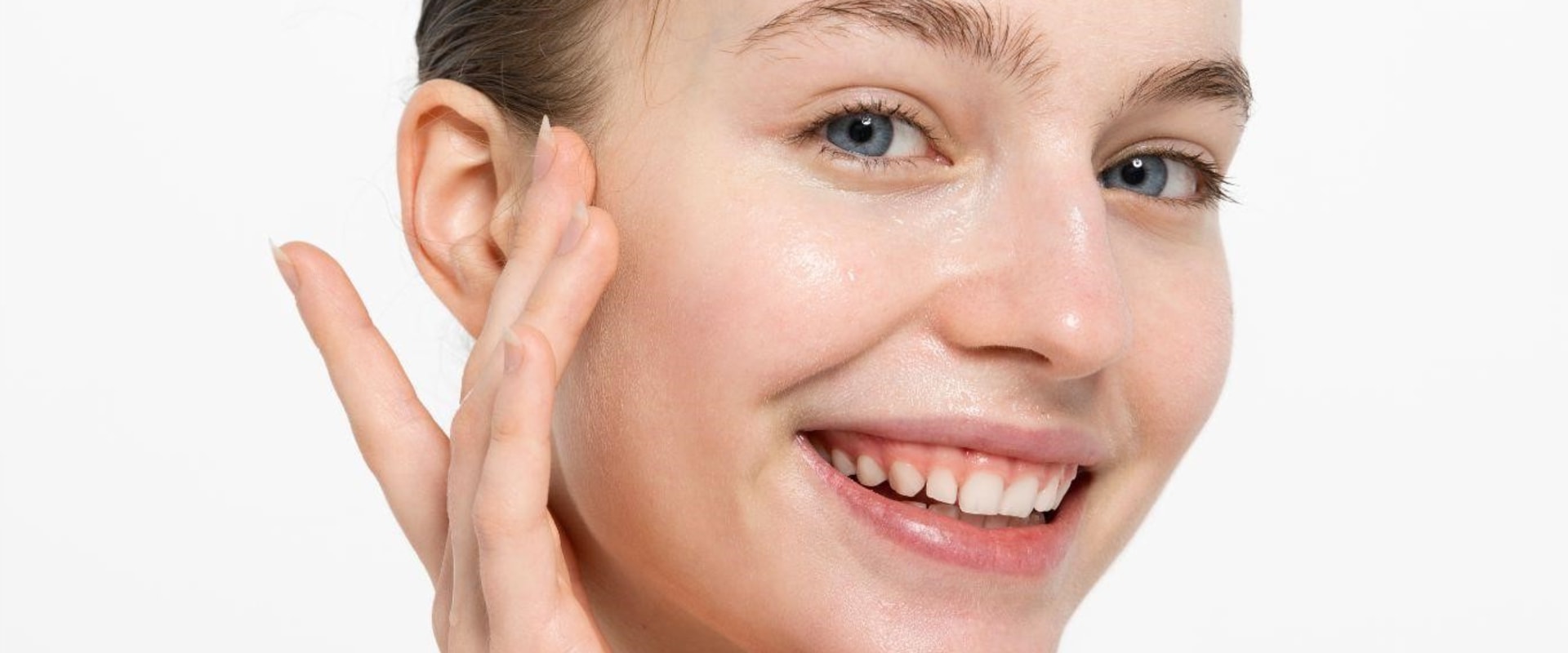 Moisturizers for Acne-Prone Skin: A Comprehensive Guide