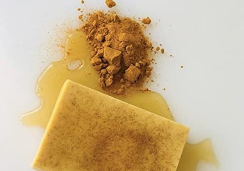 Using Honey and Turmeric to Treat Acne Scars